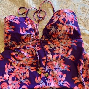 JACLYN SMITH. Tankini/Bathing suit top. Beautiful pink/purple floral. Halter top